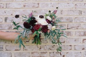 fleuriste melrand bouquet de fleurs rouges et blanches